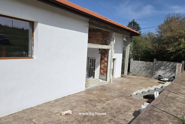 Image No.9-2 Bed House for sale