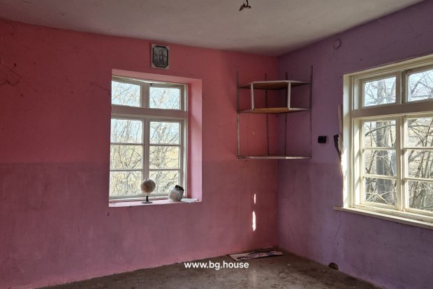 Image No.11-3 Bed House for sale