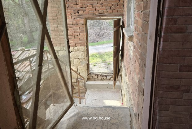Image No.24-3 Bed House for sale