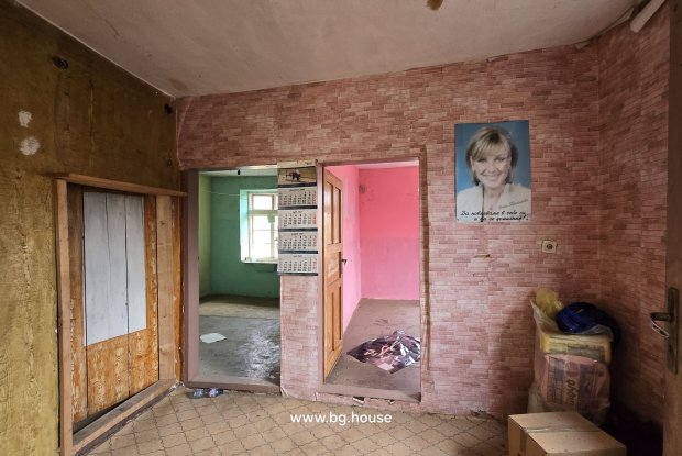 Image No.10-3 Bed House for sale