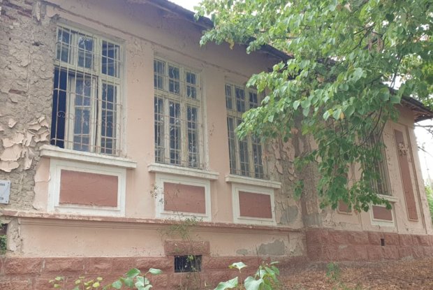 Image No.20-4 Bed Property for sale