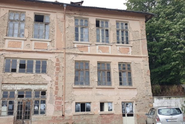 Image No.3-4 Bed Property for sale