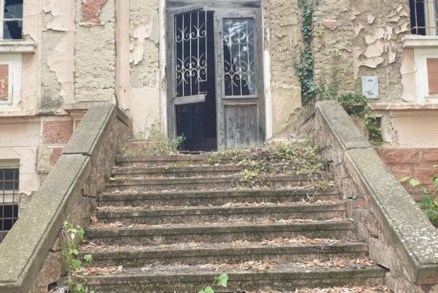 Image No.22-4 Bed Property for sale