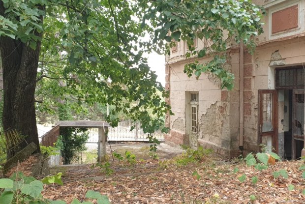 Image No.24-4 Bed Property for sale