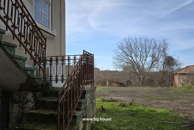 Image No.20-5 Bed House for sale