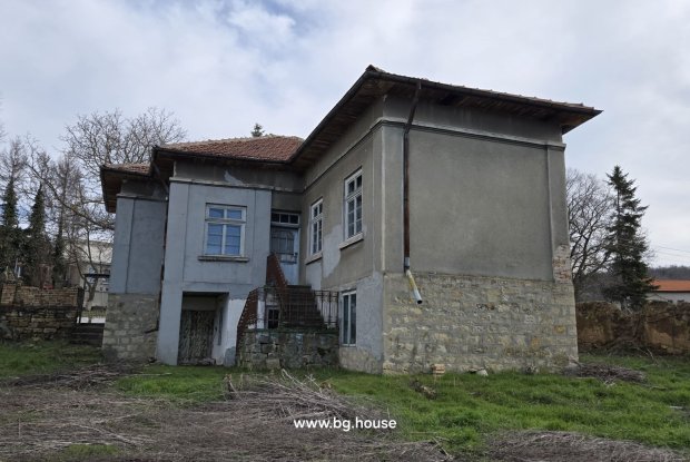 Image No.10-5 Bed House for sale