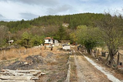 Bulgarian house for sale next to a hill in village Ostritsa (7) – Copy