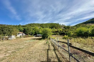 Bulgarian house for sale next to a hill in village Ostritsa (2) – Copy