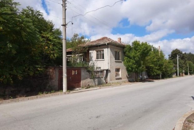 Image No.18-4 Bed House for sale