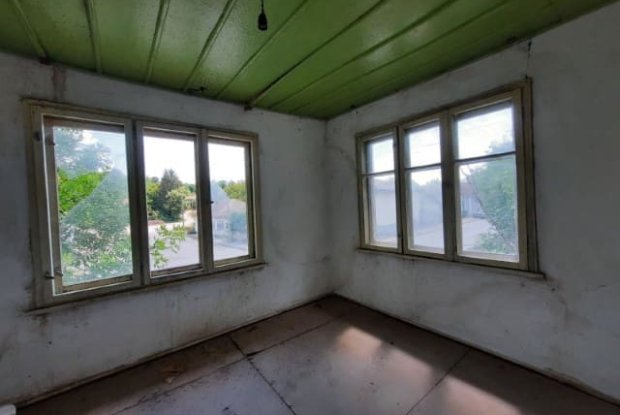 Image No.23-4 Bed House for sale