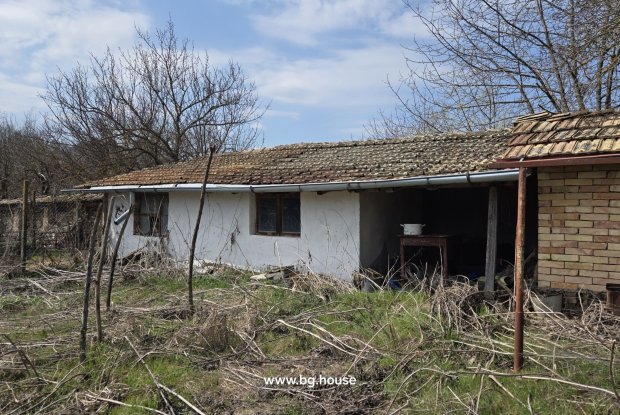 Image No.12-4 Bed House for sale