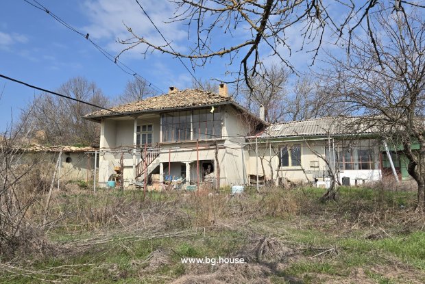 Image No.8-4 Bed House for sale