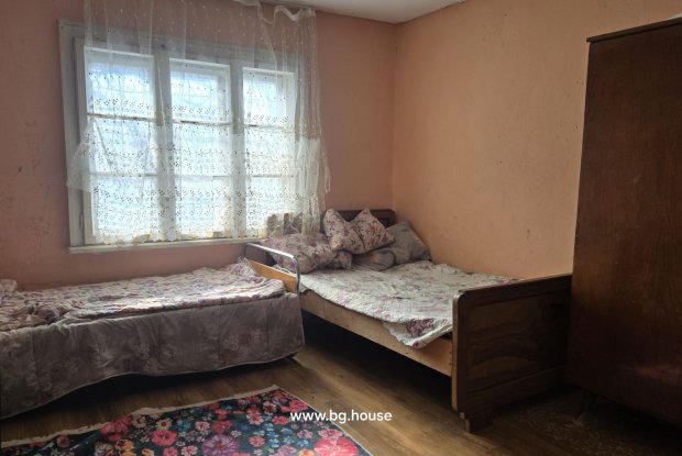 Image No.25-2 Bed House for sale