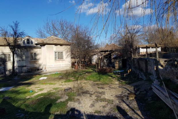 Image No.5-2 Bed House for sale