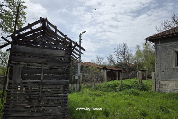 Image No.17-2 Bed House for sale
