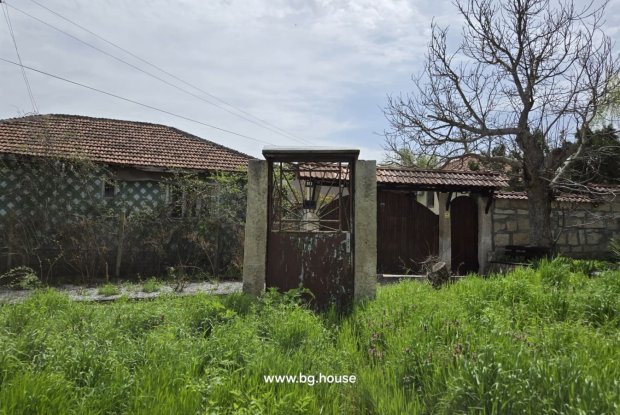 Image No.25-2 Bed House for sale