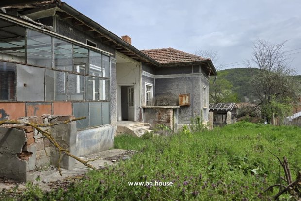Image No.6-2 Bed House for sale