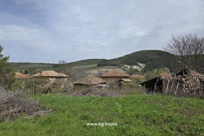Bulgarian rural house for sale in village Ostritsa (8)