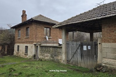 Beautiful rural house for sale at the end of village Ostritsa (169)