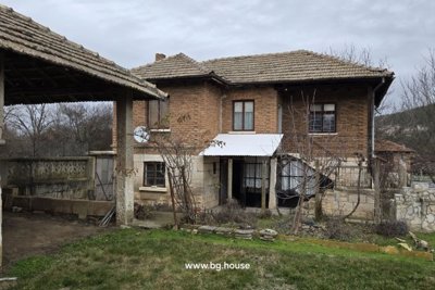 Beautiful rural house for sale at the end of village Ostritsa (1)