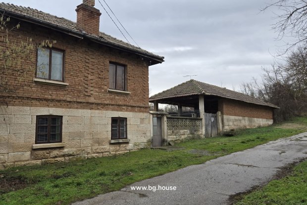 Image No.8-5 Bed House for sale