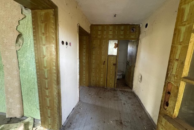 Image No.10-3 Bed House for sale