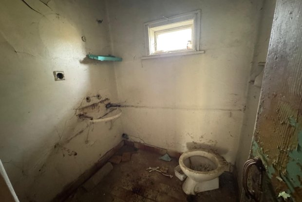 Image No.19-3 Bed House for sale