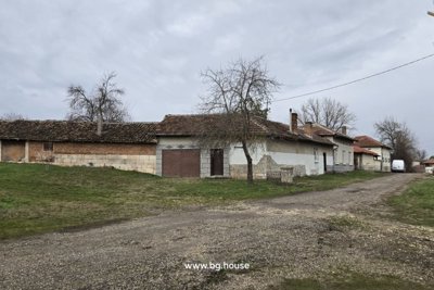 1 - Dve Mogili, Maison