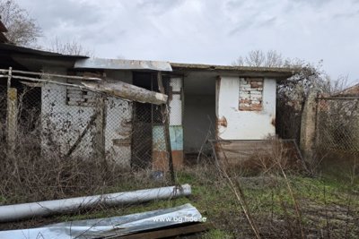 Bulgarian corner house for sale at the end of village Ostritsa (17)