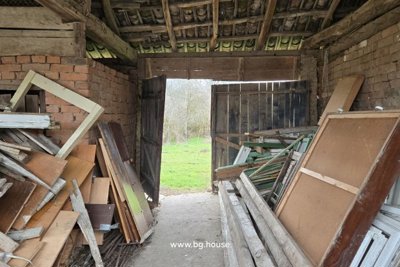 Bulgarian corner house for sale at the end of village Ostritsa (19)