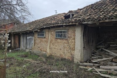 Bulgarian corner house for sale at the end of village Ostritsa (21)