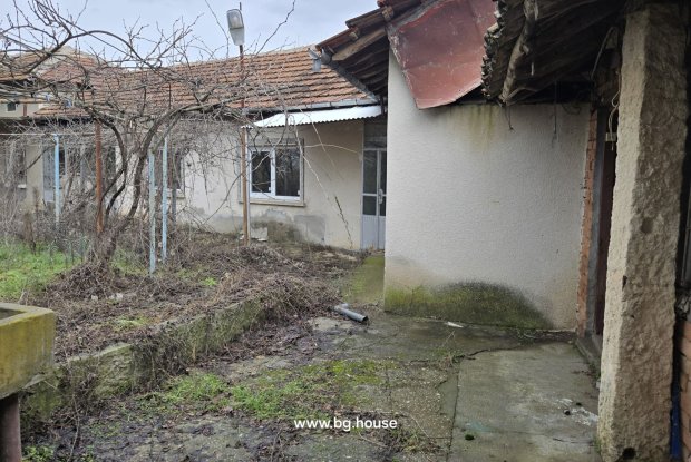 Image No.18-6 Bed House for sale