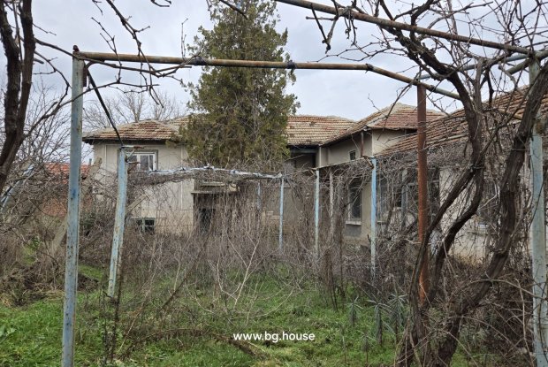 Image No.20-6 Bed House for sale
