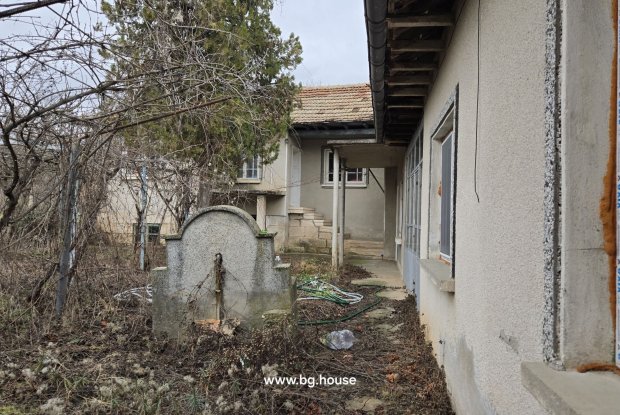 Image No.24-6 Bed House for sale