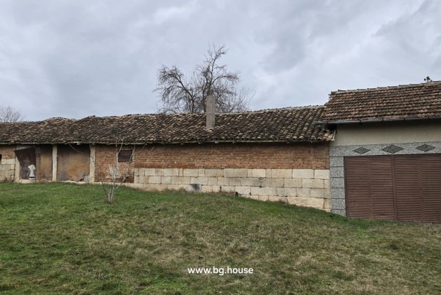 Image No.8-6 Bed House for sale