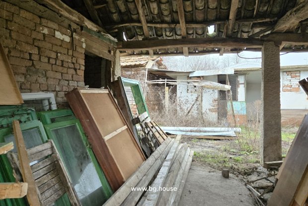 Image No.10-6 Bed House for sale