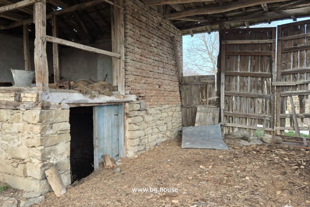Image No.16-4 Bed House for sale