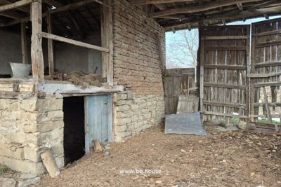 Old Bulgarian house for sale with great views in rural village Baba Tonka (37)