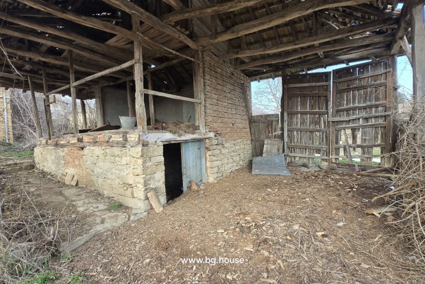 Image No.17-4 Bed House for sale