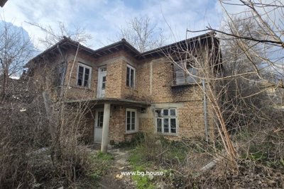 Old Bulgarian house for sale with great views in rural village Baba Tonka (16)