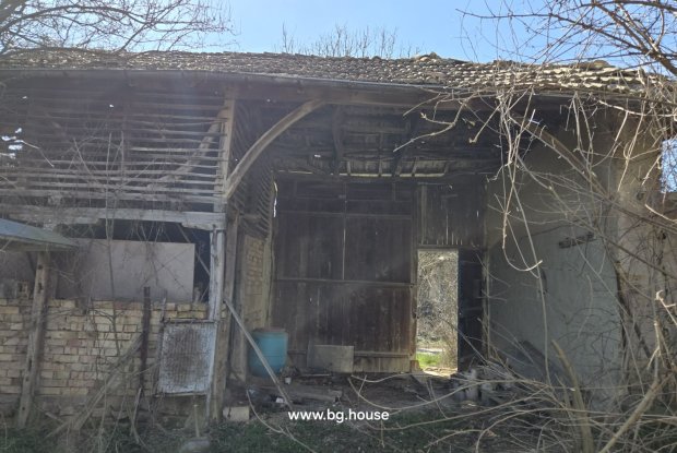 Image No.10-3 Bed House for sale