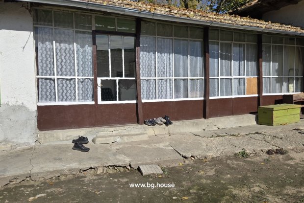 Image No.18-4 Bed House for sale