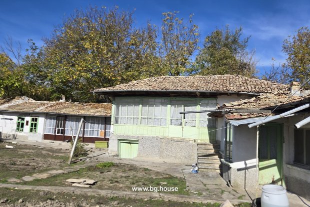 Image No.8-4 Bed House for sale