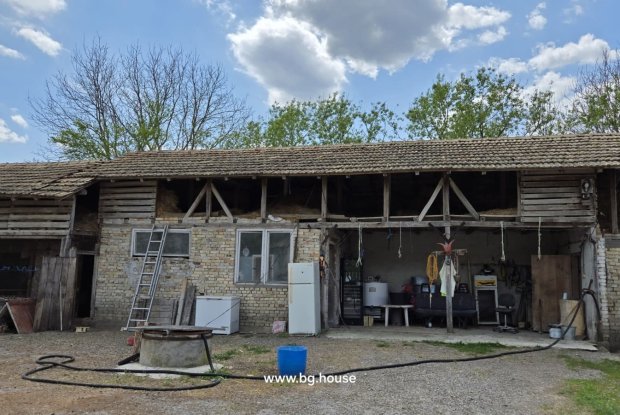 Image No.25-1 Bed Farmhouse for sale
