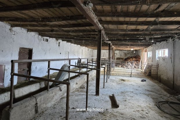 Image No.4-1 Bed Farmhouse for sale