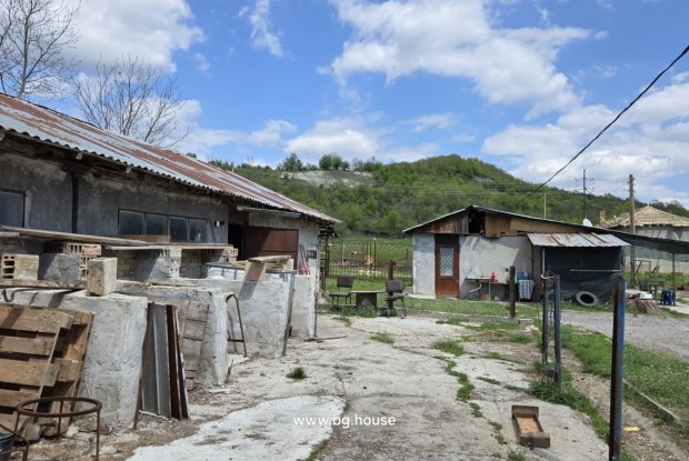 Image No.5-1 Bed Farmhouse for sale