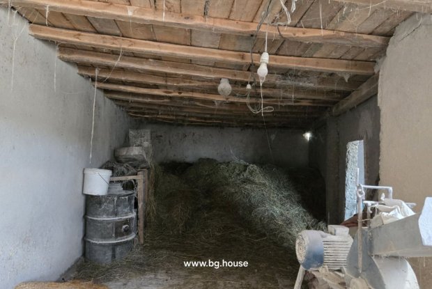 Image No.10-1 Bed Farmhouse for sale