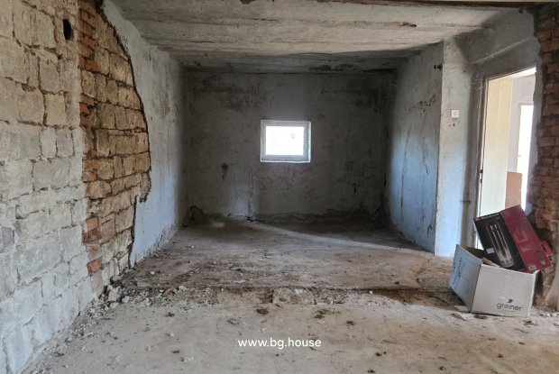 Image No.30-3 Bed House for sale