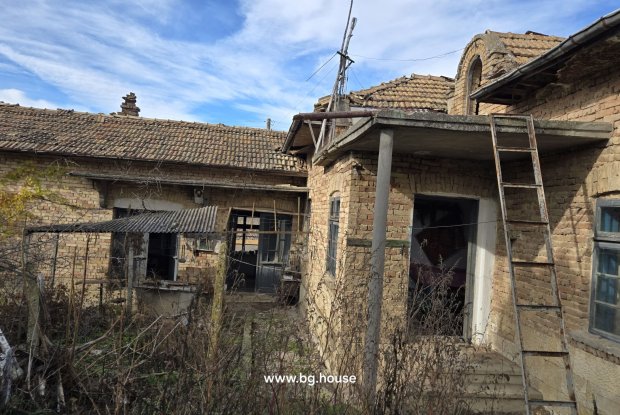 Image No.24-3 Bed House for sale