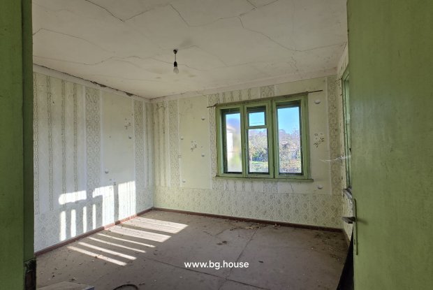 Image No.18-3 Bed House for sale